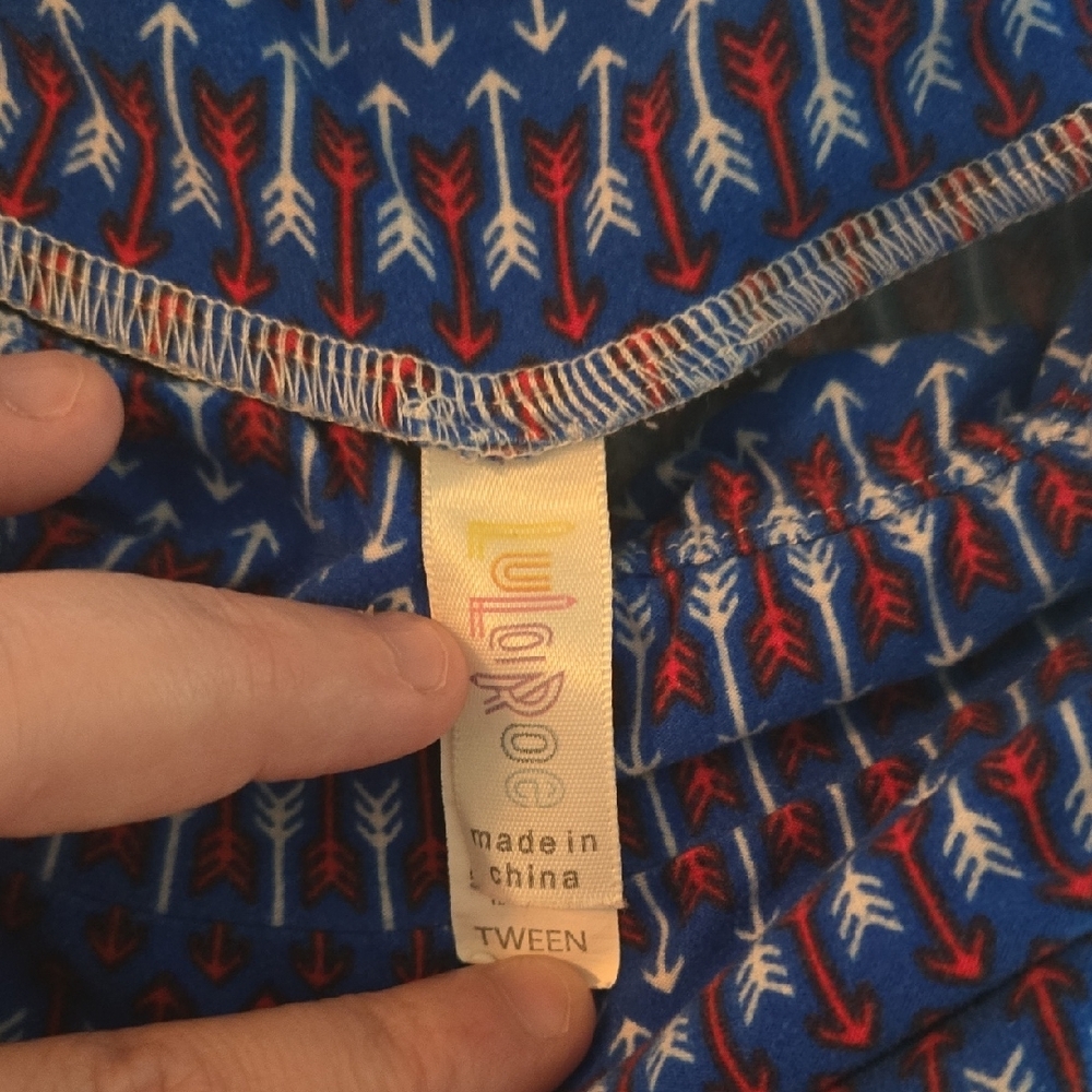 LuLaRoe Blue and Red Tween Leggings with Arrow Design - Picture 4 of 4
